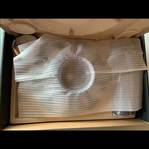 Keurig 2.0 Neo Carousel - Picture 3 of 3